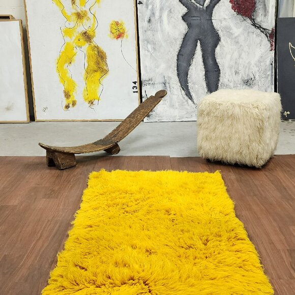 SUPER THICK 3X5 GOLD FLOKATI RUG | BRAND NEW | LONG 3.5" PILE | 100% WOOL - Picture 4 of 5